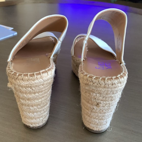 Franco Sarto wedge Heel White Slide. in Sandal Shoe Summer Wear NWT Sz 7 - Picture 3 of 7